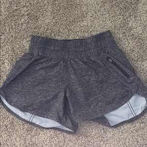 Lululemon Tracker Short V 4”